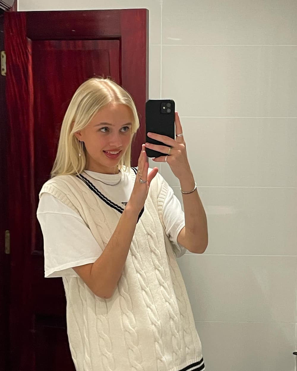 Annika Knudsen — 02